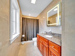 4 Lowell St, Lynnfield MA 01940