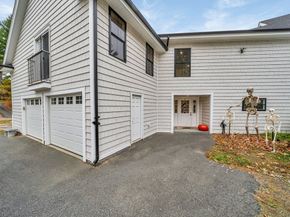4 Lowell St, Lynnfield MA 01940