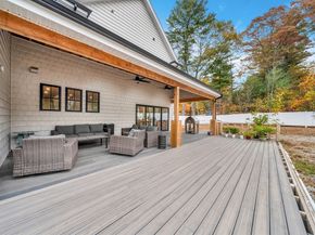 4 Lowell St, Lynnfield MA 01940