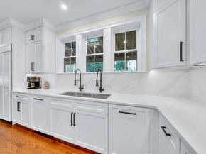 4 Lowell St, Lynnfield MA 01940