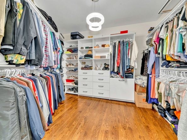 4 Lowell St, Lynnfield MA 01940