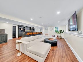 4 Lowell St, Lynnfield MA 01940