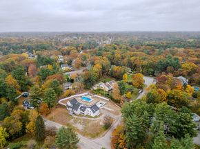 4 Lowell St, Lynnfield MA 01940