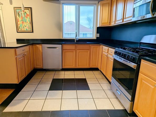 31 Kenberma St, Hull MA 02045