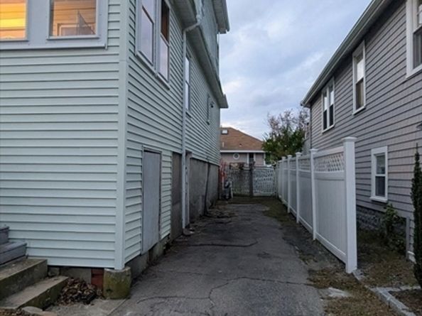 31 Kenberma St, Hull MA 02045