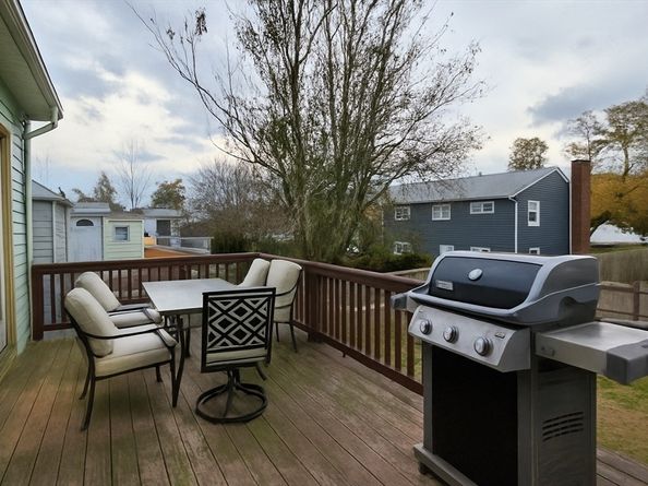 31 Kenberma St, Hull MA 02045