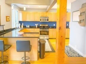 31 Kenberma St, Hull MA 02045