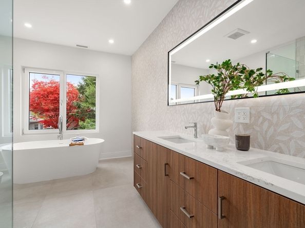 45 River Ave 45, Newton MA 02464