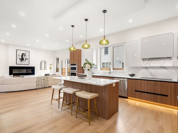 45 River Ave 45, Newton MA 02464