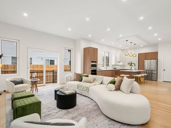 45 River Ave 45, Newton MA 02464