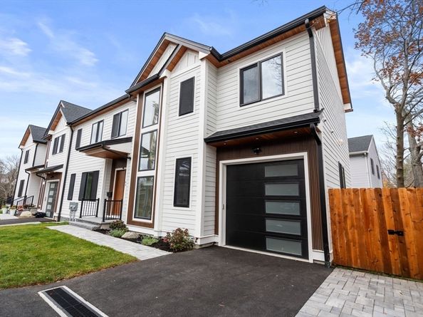 45 River Ave 45, Newton MA 02464