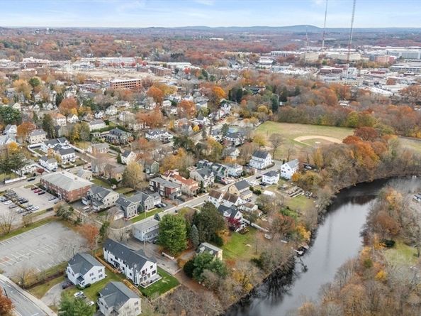 45 River Ave 45, Newton MA 02464