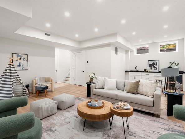 45 River Ave 45, Newton MA 02464