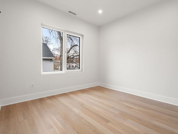 45 River Ave 45, Newton MA 02464