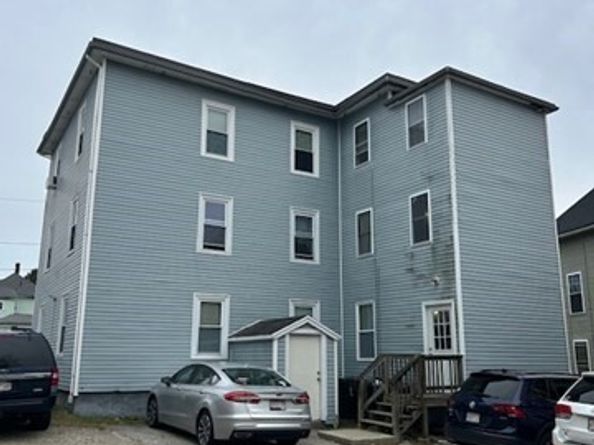 31 Goddard St, Webster MA 01570