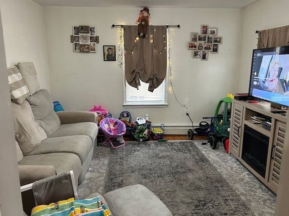 31 Goddard St, Webster MA 01570