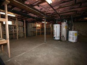 31 Goddard St, Webster MA 01570