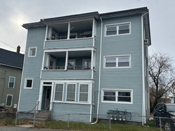 31 Goddard St, Webster MA 01570