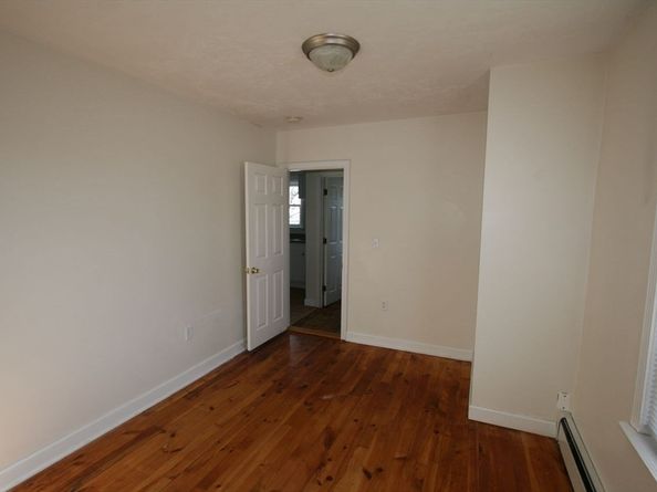 31 Goddard St, Webster MA 01570