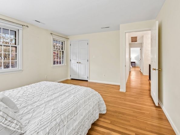 10 Foothill Rd, Framingham MA 01702