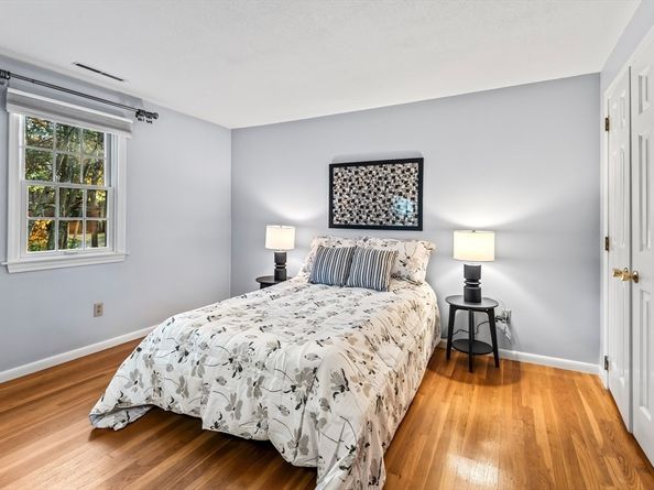 10 Foothill Rd, Framingham MA 01702