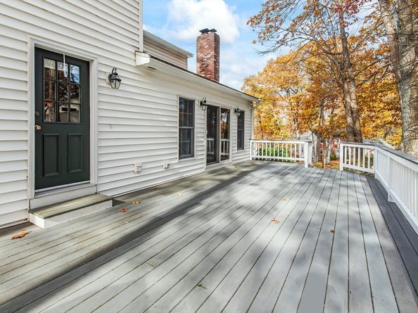 10 Foothill Rd, Framingham MA 01702