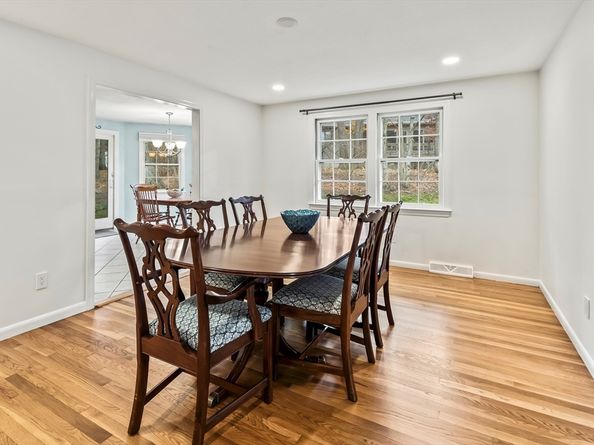 10 Foothill Rd, Framingham MA 01702