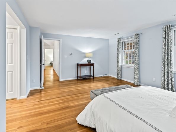 10 Foothill Rd, Framingham MA 01702