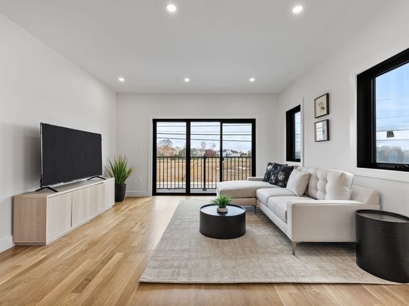 599 Sea St, Quincy MA 02169