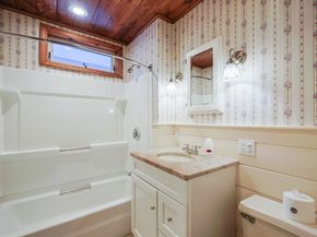 11 Hockanum Way, Worcester MA 01606