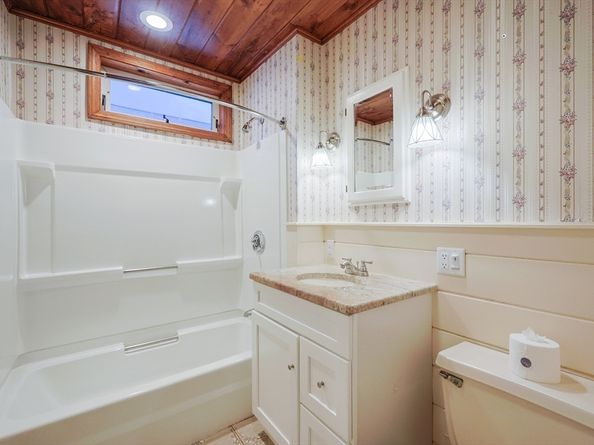 11 Hockanum Way, Worcester MA 01606