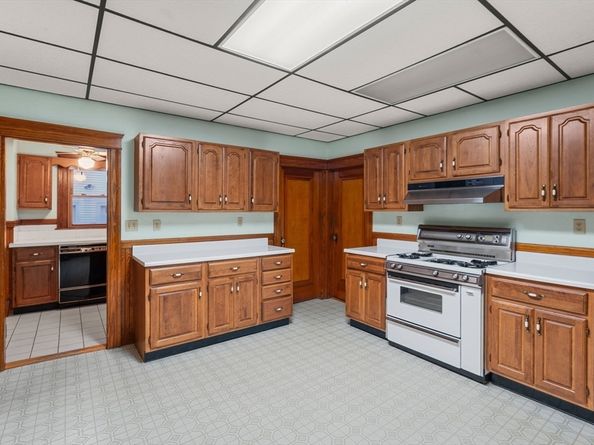 15 Inwood Rd, Worcester MA 01606