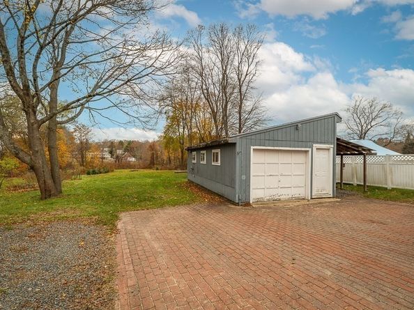 78 Wethersfield St, Rowley MA 01969