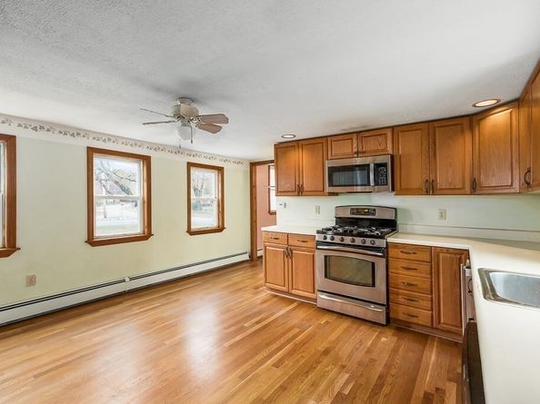 78 Wethersfield St, Rowley MA 01969