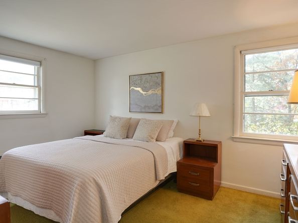 17 Evelyn St, Burlington MA 01803