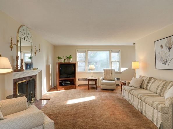 17 Evelyn St, Burlington MA 01803