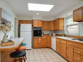 17 Evelyn St, Burlington MA 01803