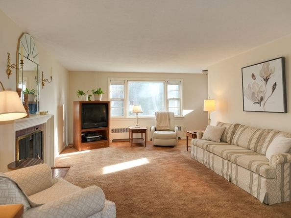 17 Evelyn St, Burlington MA 01803