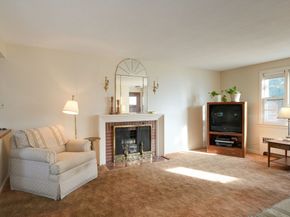 17 Evelyn St, Burlington MA 01803