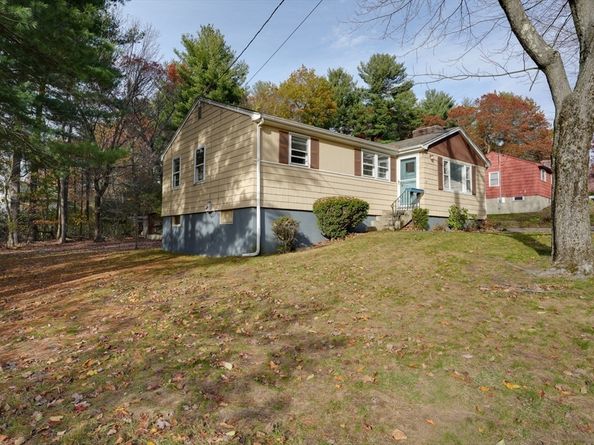 17 Evelyn St, Burlington MA 01803