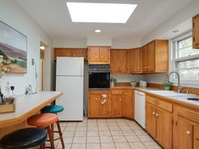 17 Evelyn St, Burlington MA 01803