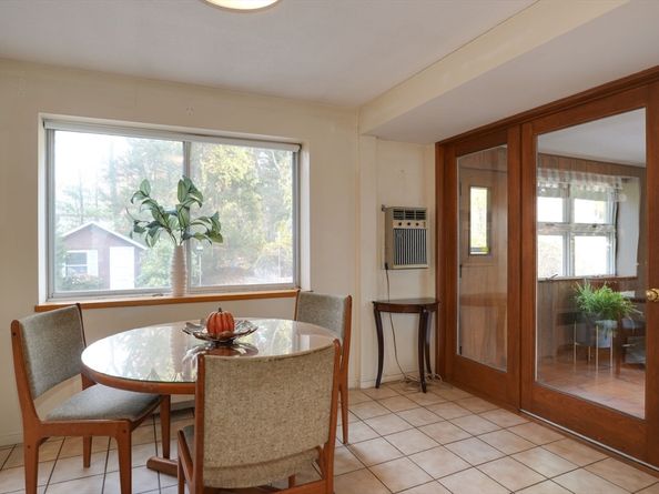 17 Evelyn St, Burlington MA 01803