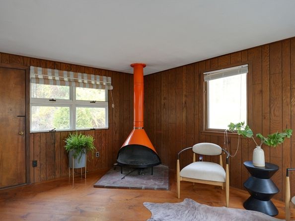 17 Evelyn St, Burlington MA 01803