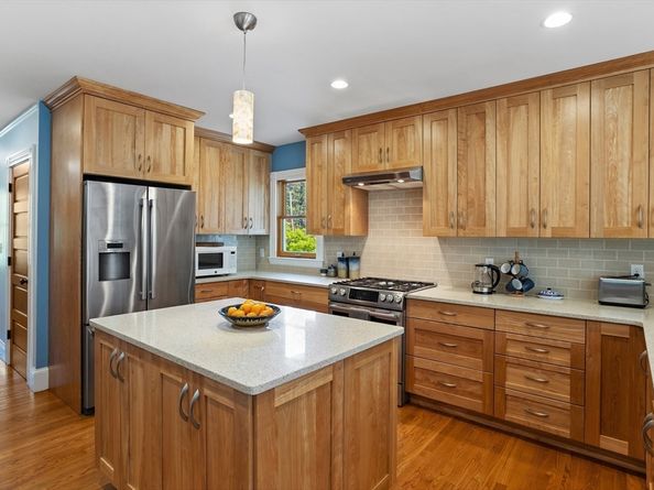 18 Hill St, Lexington MA 02421