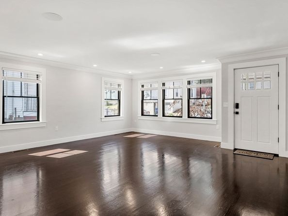 4 Crossman St 4, Boston MA 02126
