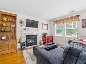 2 Clinton Ter, Kingston MA 02364
