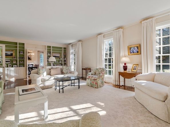 71 Sears Rd, Brookline MA 02445