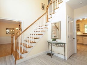 4 Farrar Rd, Upton MA 01568