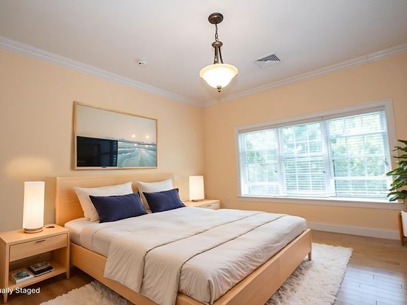 4 Farrar Rd, Upton MA 01568
