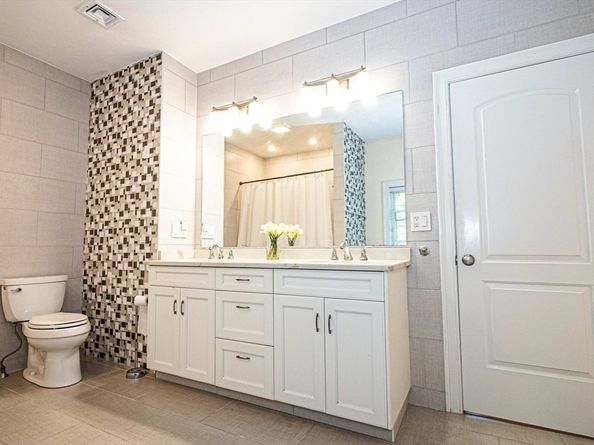 4 Farrar Rd, Upton MA 01568
